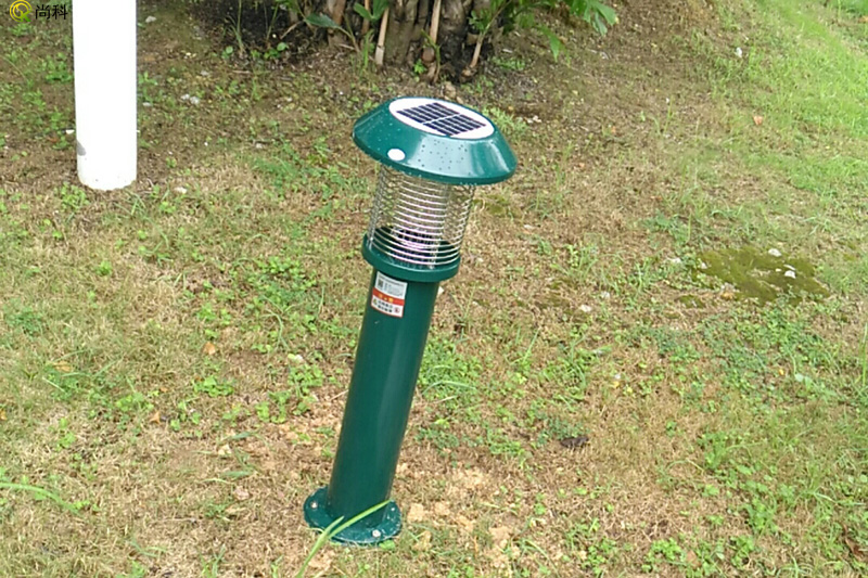 广西小区草坪灭蚊灯，太阳能供电